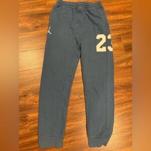 Jordan Youth Joggers. Size XL